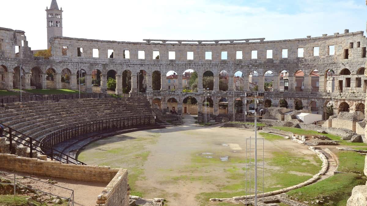 Best Time to Visit Pula