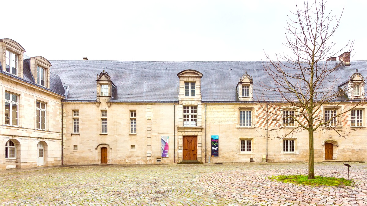 Troyes